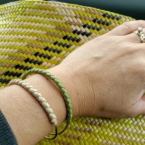 Meet your Posher, Emi